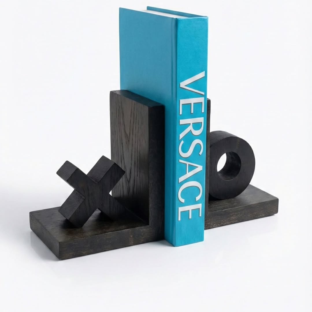 X & O Stand in Black
